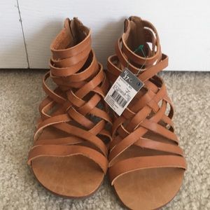 benetton sandals